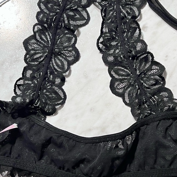 Victoria’s Secret PINK Lace Front Close Push Up Bra 34C Black Like New - Picture 6 of 10